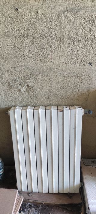 Radiador antiguo blanco - metal