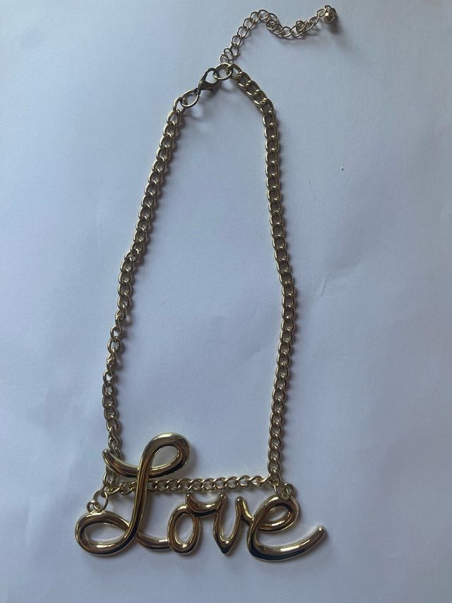 Collar dorado Love