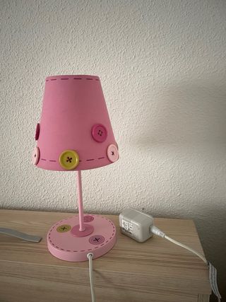 Lámpara infantil rosa con botones