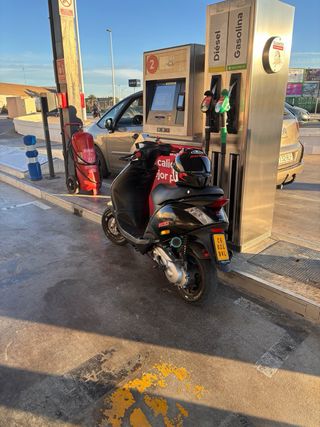 Scooter Piaggio Zip 50 2T