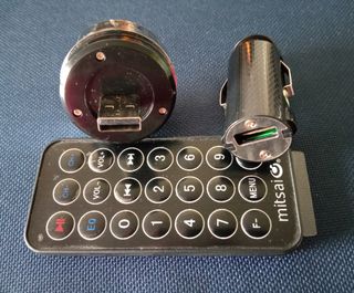 Cargador coche MP3 4GB con mando