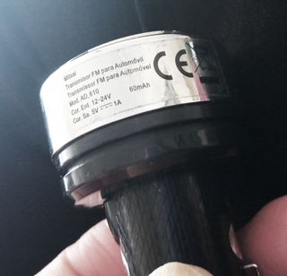 Cargador coche MP3 4GB con mando