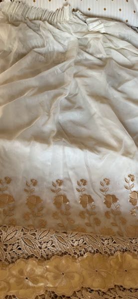 Tenda ricamata beige e oro 510x295cm