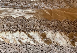 Tenda ricamata beige e oro 510x295cm