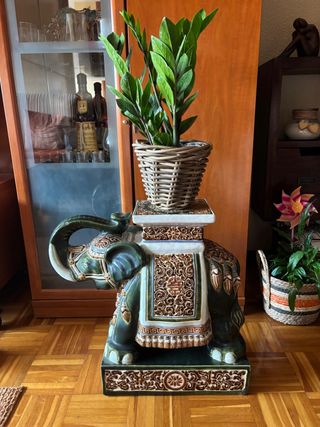 Soporte macetas elefantes vintage de cerámica.