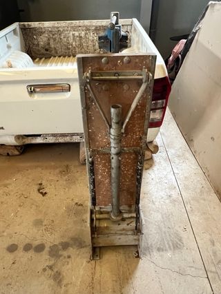 Banco de trabajo con tornillo, pie apoyo sortimo