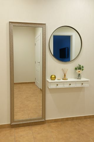 2 espejos: dorado y plateado