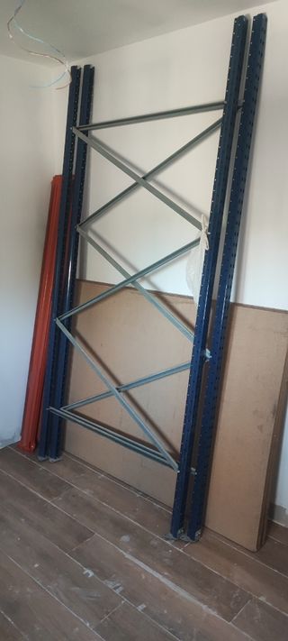 Estantería metálica 