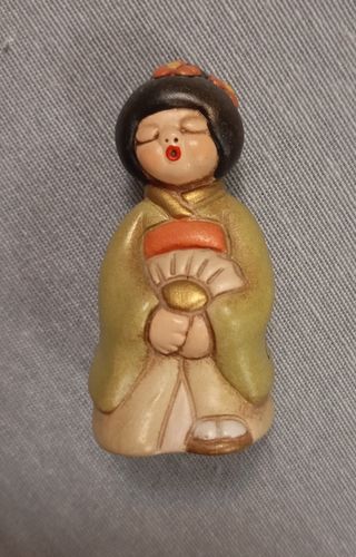 Statuetta Thun Geisha