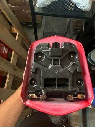 Colín Yamaha R6 - VR46 Monster