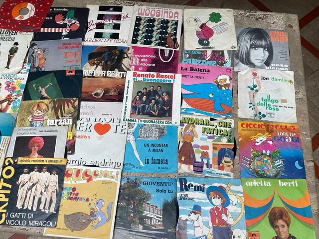 Collezione 45 giri anni '60-'70