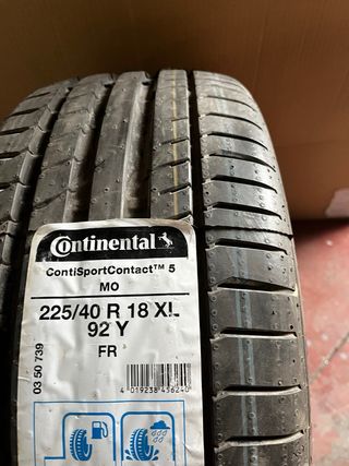 Neumático Continental 225/40R18 92Y 
