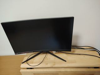 pc fisso piatto ultimo modello nuovo e completo