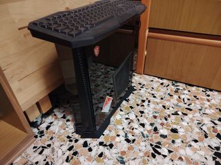 pc fisso piatto ultimo modello nuovo e completo