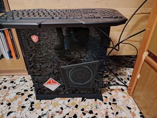 pc fisso piatto ultimo modello nuovo e completo