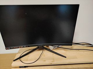 pc fisso piatto ultimo modello nuovo e completo