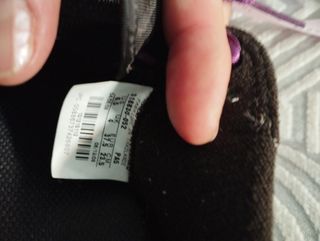 Zapatillas Nike negras y moradas de mujer