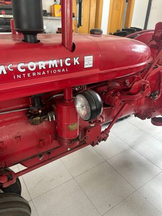 Tractor McCormick Internacional