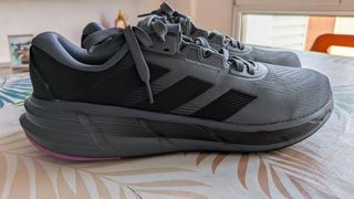 Adidas Questar 3 - Zapatillas Gris/Morado.