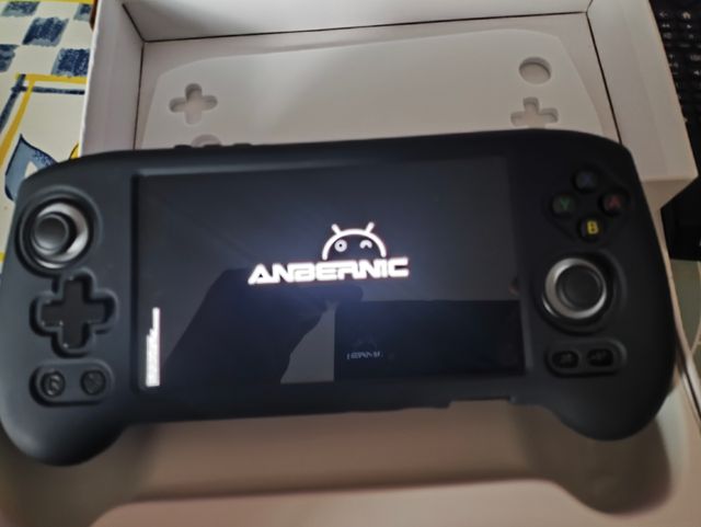 Anbernic RG556 - Consola Portátil 512gb