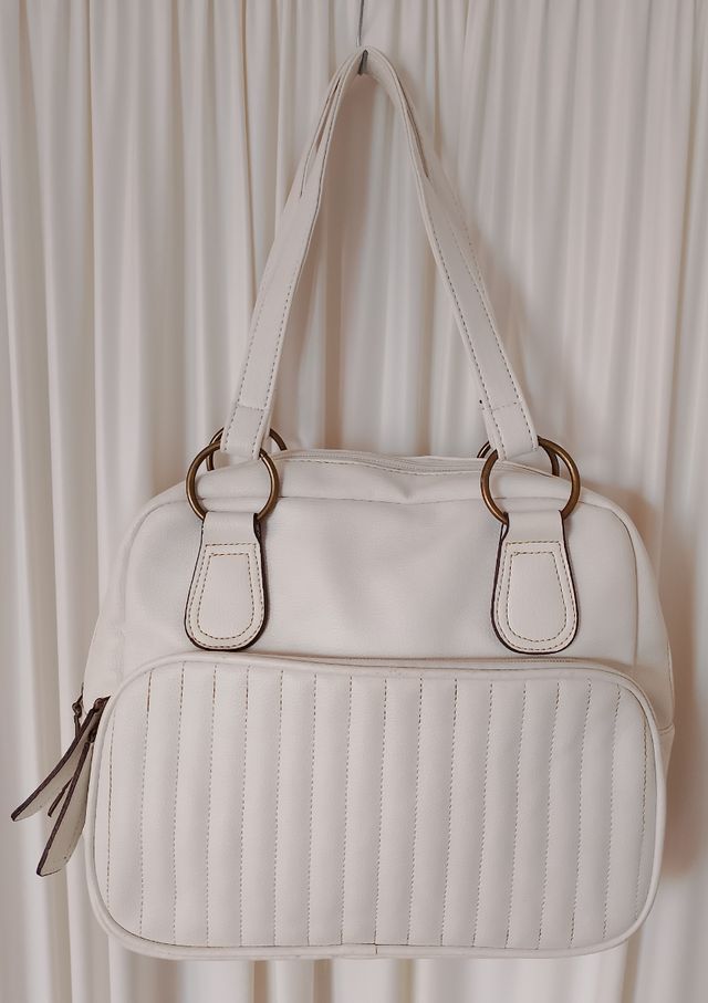 Bolso blanco acolchado