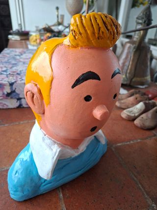 Busto Tintín: figura de yeso