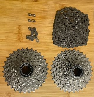 2x Cassette y cadena Shimano 105 11v