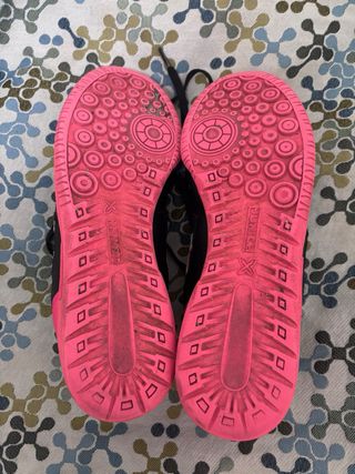 Zapatillas Munich - Indoor - Negras/Rosas