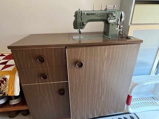 Máquina coser Refrey Transforma 427