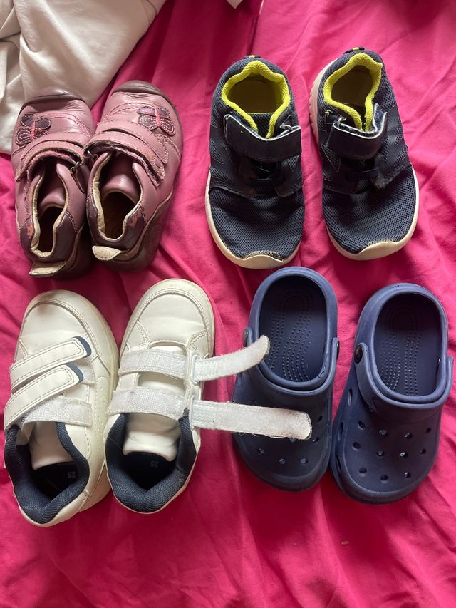 4 pares zapatos niño talla 25