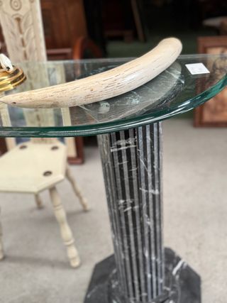 Mesa  mármol cristal (entrada)