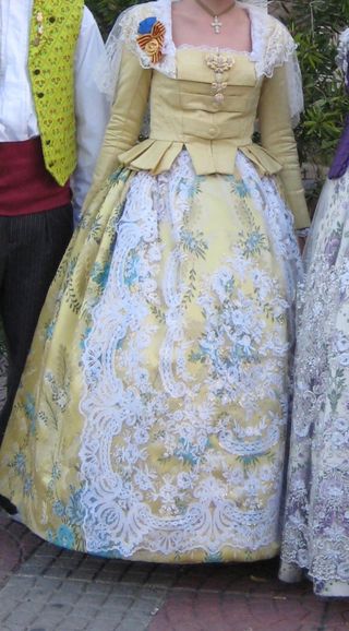Traje Fallera siglo XVIII - Amarillo