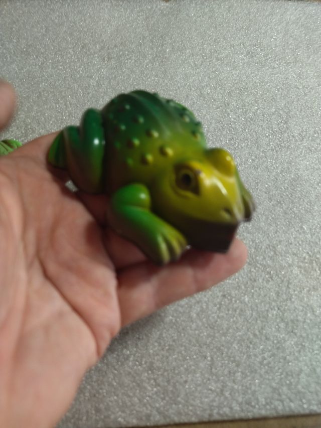 Giocattoli vintage: tartaruga e rana Hong Kong '80