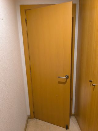 Puertas  vivienda con sus cercos y manillas