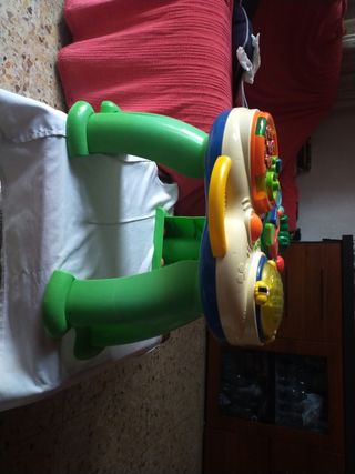 Mesa actividades Chicco bebé
