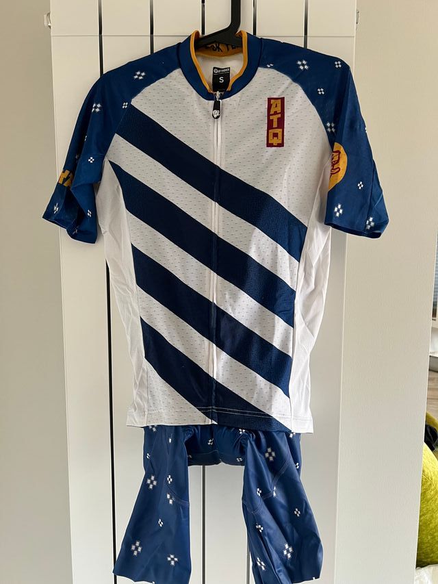 Conjunto maillot y culotte Attaquer Ed. Limitada