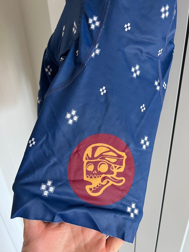 Conjunto maillot y culotte Attaquer Ed. Limitada