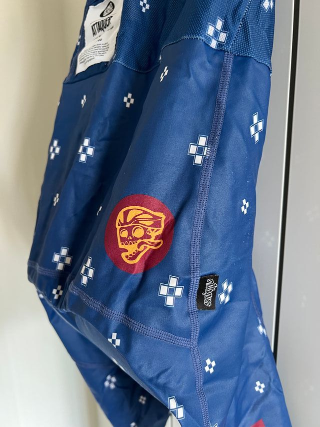 Conjunto maillot y culotte Attaquer Ed. Limitada