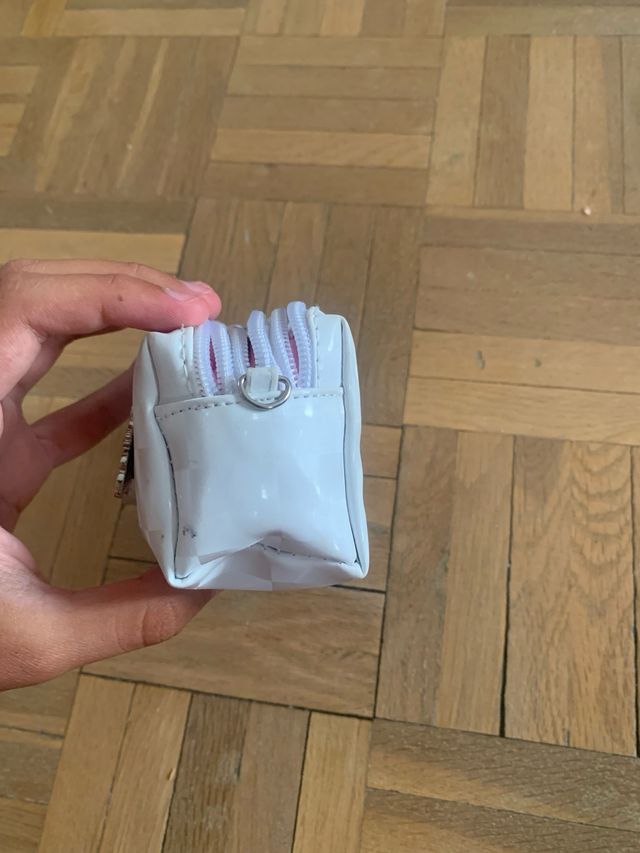 Monedero Hello Kitty blanco