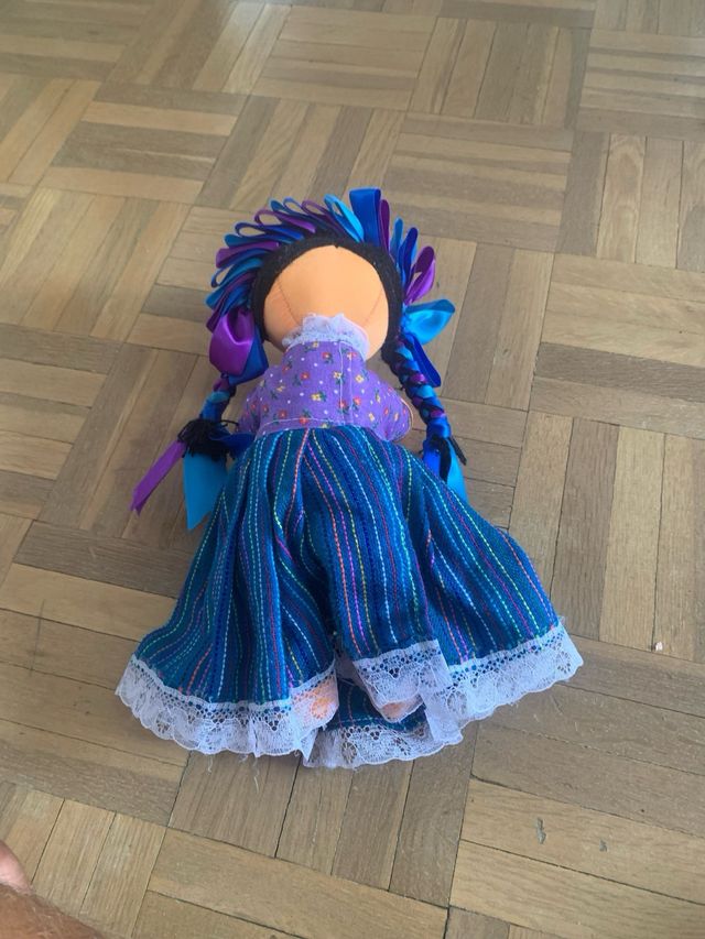 Muñeca artesanal mexicana