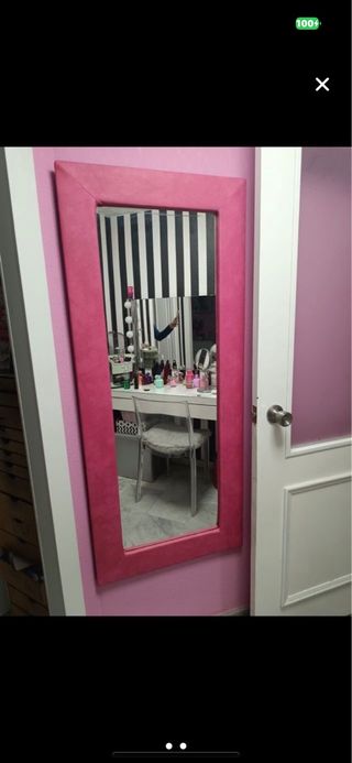 Espejo de cuerpo entero rosa