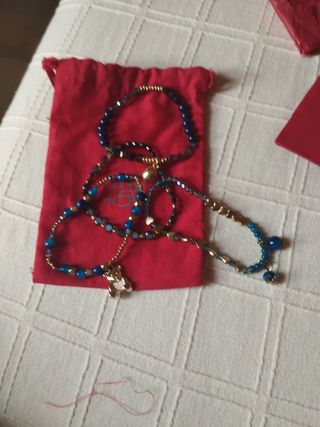 Pulseras azul y dorado. Regalo amigo invisible