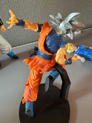 4 Figuras Dragon Ball