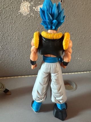4 Figuras Dragon Ball