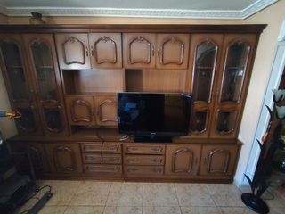 Mueble salón madera clásico