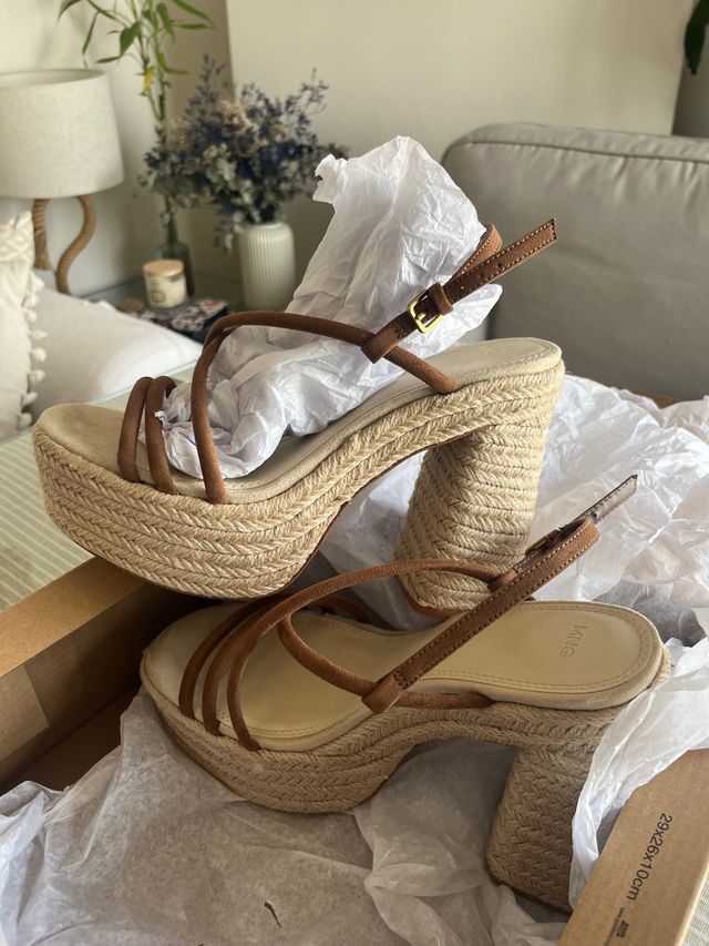 Zapatos cuña esparto marrones