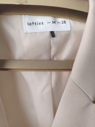 Traje chaqueta beige mujer