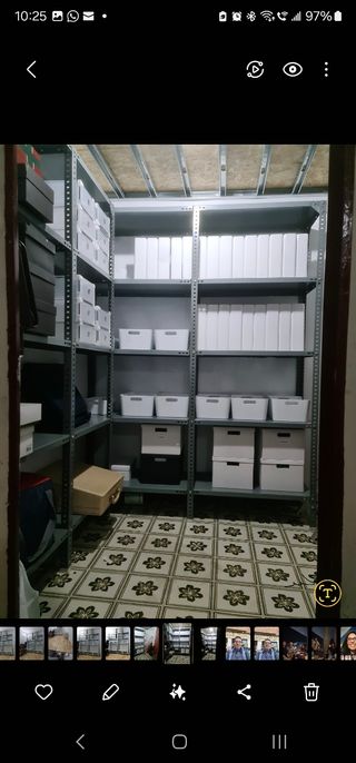 Espacioso cuarto trastero muy bien ubicado.