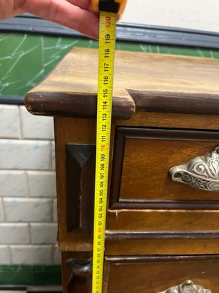 Cómoda antigua de madera