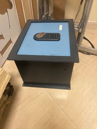 Caja fuerte FAC empotrable con llave y digital